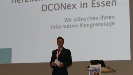Sprecher auf der DCONex | © DCONex